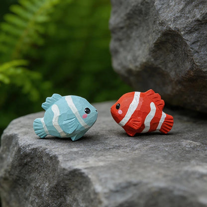 Hand Carved Wooden Clownfish Figurine Cute Striped Yellow Blue Red Fish Ornament Statue Sea Animal Home Decor Creative Gift